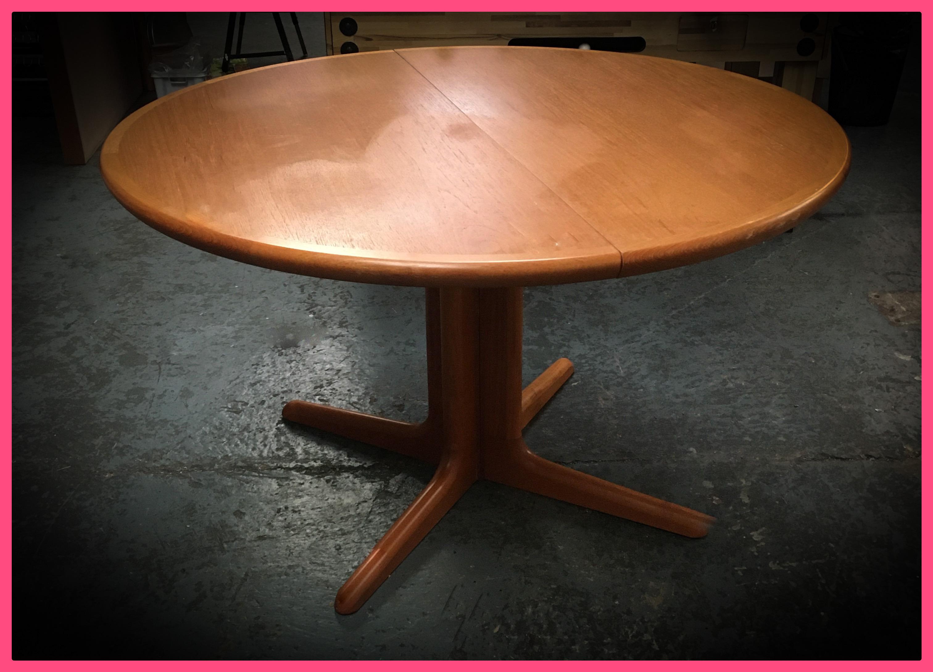 LARGE DINING TABLE WITH 2 ADDITION LEAVES